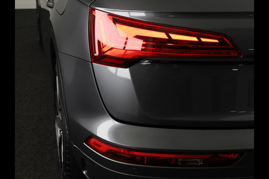 Audi Q5 50 TFSI e S edition Competition 299pk | Adaptieve cruise controle | Stoelverwarming | 21 inch Lichtmetalen velgen | Navigatie