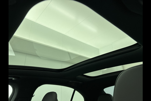 Mercedes-Benz E-Klasse 300 e Sport Edition | Trekhaak | Nightpakket | GUARD 360° vehicle protection Plus | Adaptieve Cruisecontrol | Digital Light | 360° camera | Panoramaschuifdak | Augmented Reality navigatie |