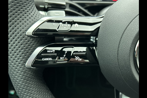 Mercedes-Benz E-Klasse 300 e Sport Edition | Trekhaak | Nightpakket | GUARD 360° vehicle protection Plus | Adaptieve Cruisecontrol | Digital Light | 360° camera | Panoramaschuifdak | Augmented Reality navigatie |