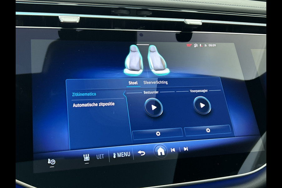 Mercedes-Benz E-Klasse 300 e Sport Edition | Trekhaak | Nightpakket | GUARD 360° vehicle protection Plus | Adaptieve Cruisecontrol | Digital Light | 360° camera | Panoramaschuifdak | Augmented Reality navigatie |