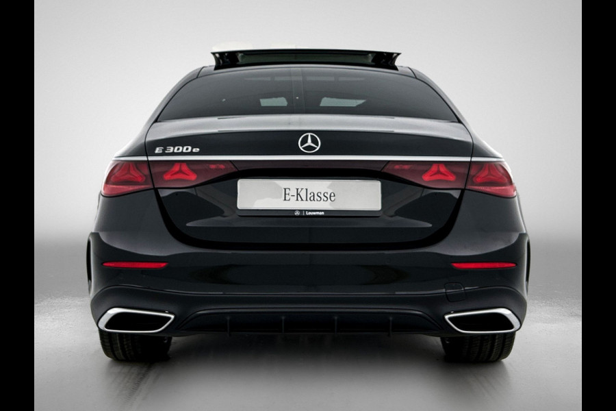 Mercedes-Benz E-Klasse 300 e Sport Edition | Trekhaak | Nightpakket | GUARD 360° vehicle protection Plus | Adaptieve Cruisecontrol | Digital Light | 360° camera | Panoramaschuifdak | Augmented Reality navigatie |