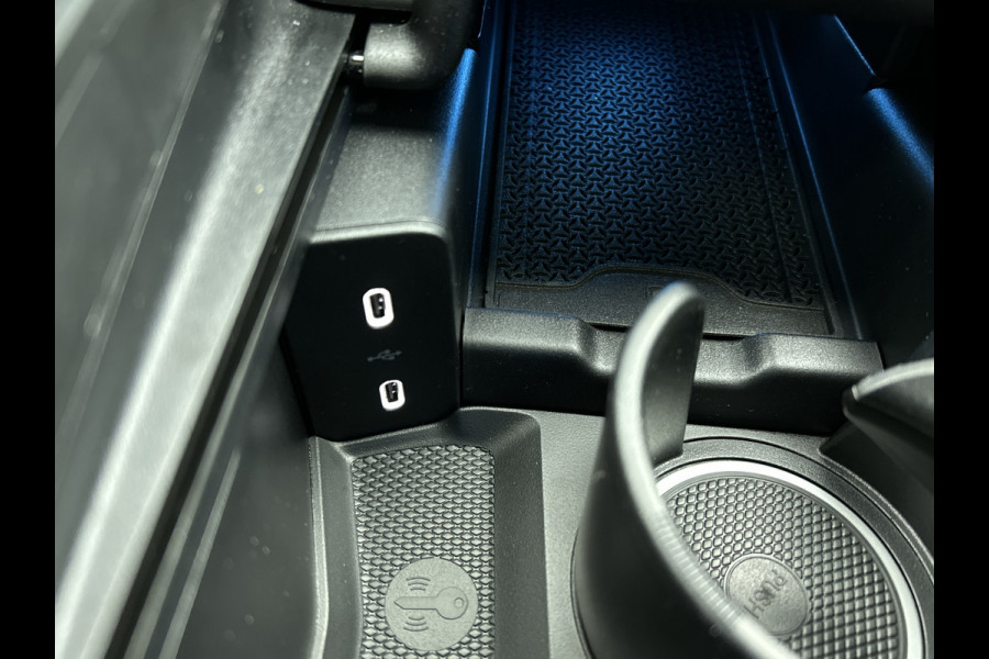 Mercedes-Benz E-Klasse 300 e Sport Edition | Trekhaak | Nightpakket | GUARD 360° vehicle protection Plus | Adaptieve Cruisecontrol | Digital Light | 360° camera | Panoramaschuifdak | Augmented Reality navigatie |