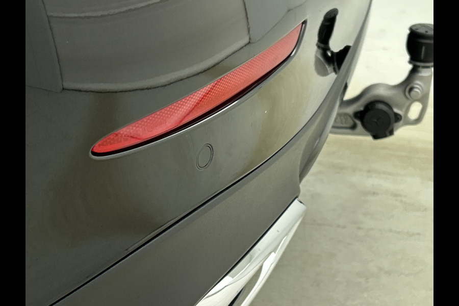 Mercedes-Benz E-Klasse 300 e Sport Edition | Trekhaak | Nightpakket | GUARD 360° vehicle protection Plus | Adaptieve Cruisecontrol | Digital Light | 360° camera | Panoramaschuifdak | Augmented Reality navigatie |