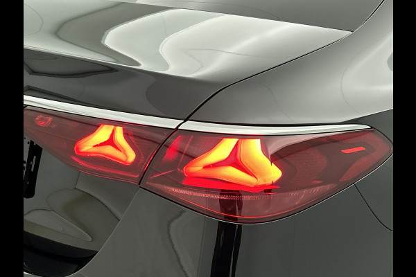 Mercedes-Benz E-Klasse 300 e Sport Edition | Trekhaak | Nightpakket | GUARD 360° vehicle protection Plus | Adaptieve Cruisecontrol | Digital Light | 360° camera | Panoramaschuifdak | Augmented Reality navigatie |