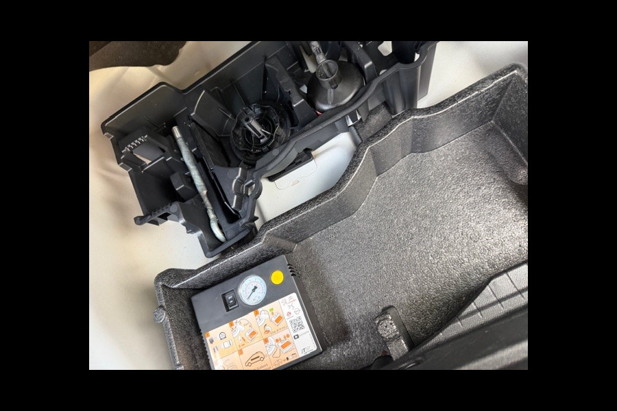 Peugeot 2008 1.2 PureTech GT NAVI I CAMERA APPLE CARPLAY ANDROID AUTO I LMV I