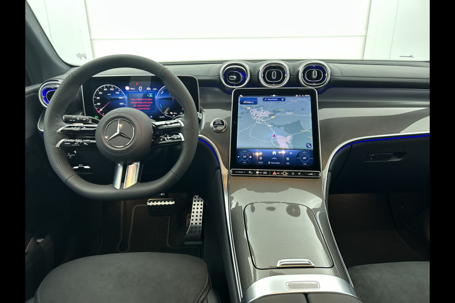 Mercedes-Benz GLC 300e 4MATIC Sport Edition | AMG Premium | Winter pakket | Nightpakket | Rijassistentiepakket Plus | Trekhaak | DIGITAL LIGHT | Parkeerpakket met 360°-camera |