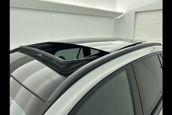 Mercedes-Benz GLC 300e 4MATIC Sport Edition | AMG Premium | Winter pakket | Nightpakket | Rijassistentiepakket Plus | Trekhaak | DIGITAL LIGHT | Parkeerpakket met 360°-camera |