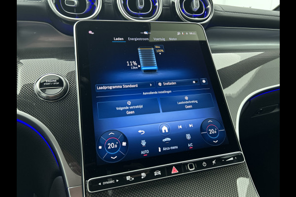 Mercedes-Benz GLC 300e 4MATIC Sport Edition | AMG Premium | Winter pakket | Nightpakket | Rijassistentiepakket Plus | Trekhaak | DIGITAL LIGHT | Parkeerpakket met 360°-camera |