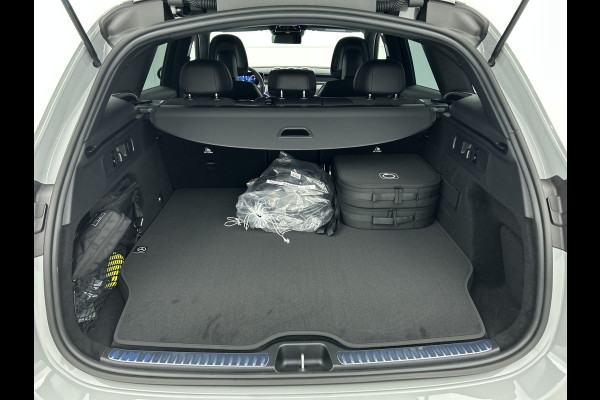 Mercedes-Benz GLC 300e 4MATIC Sport Edition | AMG Premium | Winter pakket | Nightpakket | Rijassistentiepakket Plus | Trekhaak | DIGITAL LIGHT | Parkeerpakket met 360°-camera |