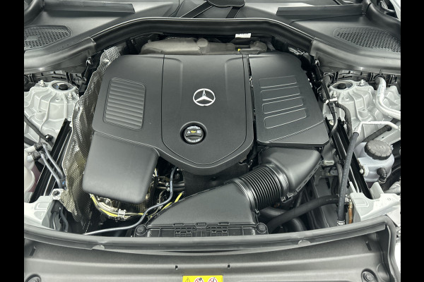 Mercedes-Benz GLC 300e 4MATIC Sport Edition | AMG Premium | Winter pakket | Nightpakket | Rijassistentiepakket Plus | Trekhaak | DIGITAL LIGHT | Parkeerpakket met 360°-camera |