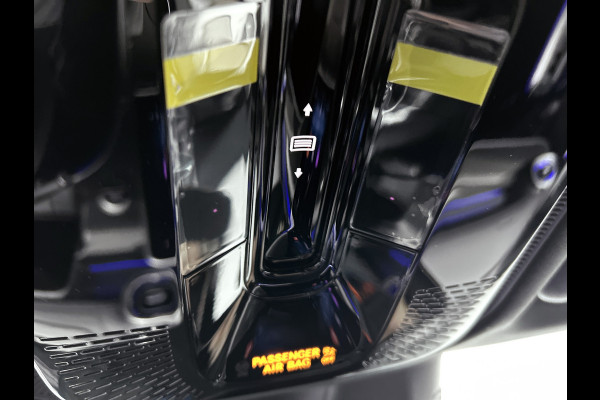 Mercedes-Benz GLC 300e 4MATIC Sport Edition | Premium Plus | Stoelventilatie/- verwarming voor | Trekhaak | Rijassistentiepakket Plus | Nightpakket | Winter pakket | Burmester® 3D surround sound systeem |