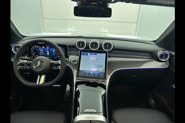 Mercedes-Benz GLC 300e 4MATIC Sport Edition | Premium pakket | Trekhaak | Nightpakket | Augmented Reality Navigation | Digital Light | Smartphone-integratie | 360° camera | Memorypakket |