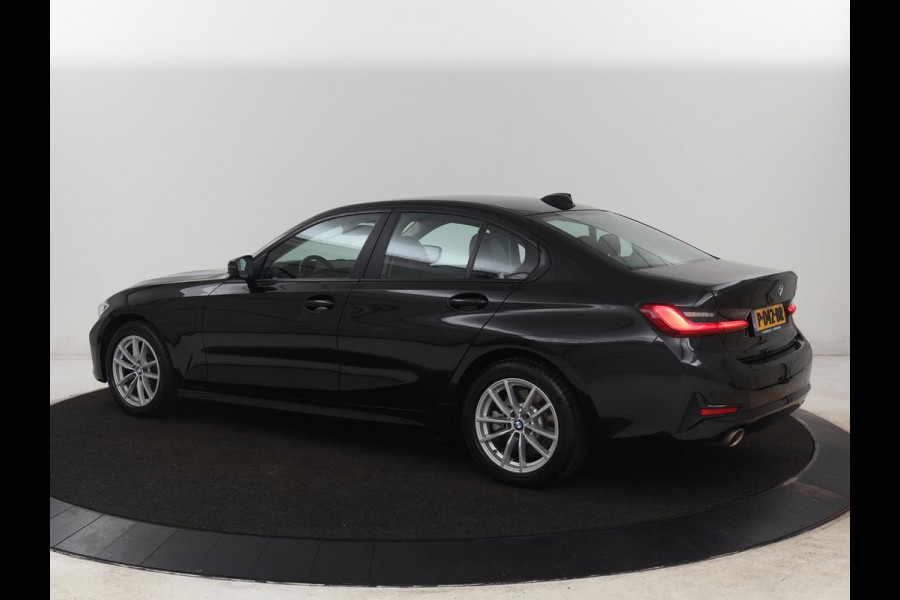 BMW 3-serie 320e Business Edition Plus | Leder | Stoelverwarming | Live Cockpit | Carplay | Navigatie | Full LED | Parkeerhulp | Climate control | Bluetooth | PHEV | Plug In