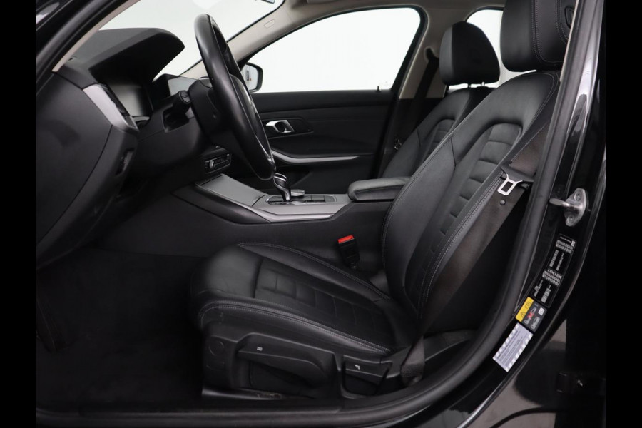 BMW 3-serie 320e Business Edition Plus | Leder | Stoelverwarming | Live Cockpit | Carplay | Navigatie | Full LED | Parkeerhulp | Climate control | Bluetooth | PHEV | Plug In