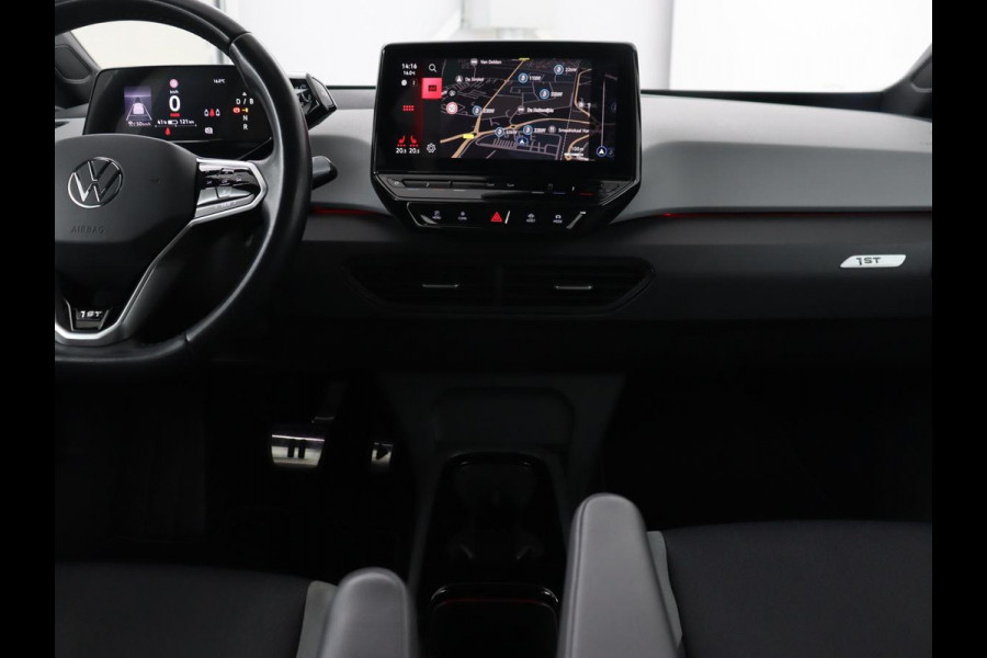 Volkswagen ID.3 First Plus 58 kWh | Stoel & stuurverwarming | Camera | Adaptive cruise | Sfeerverlichting | Carplay | Navigatie | Matrix LED | Parkeerhulp | Sfeerverlichting | Climate control