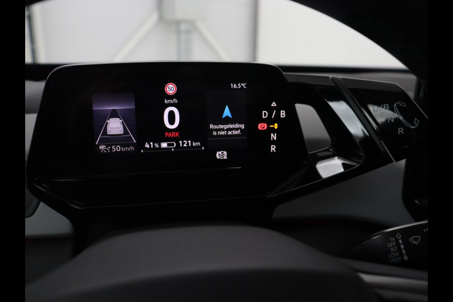 Volkswagen ID.3 First Plus 58 kWh | Stoel & stuurverwarming | Camera | Adaptive cruise | Sfeerverlichting | Carplay | Navigatie | Matrix LED | Parkeerhulp | Sfeerverlichting | Climate control