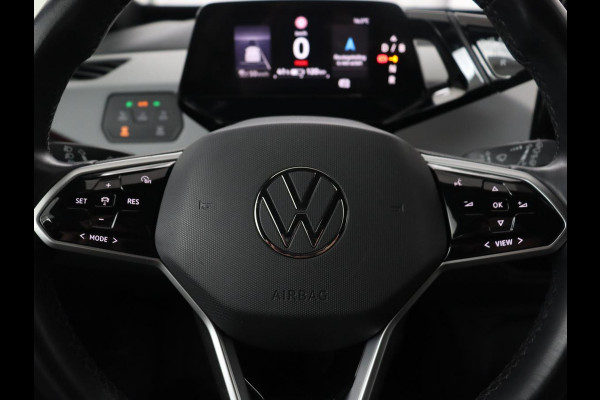 Volkswagen ID.3 First Plus 58 kWh | Stoel & stuurverwarming | Camera | Adaptive cruise | Sfeerverlichting | Carplay | Navigatie | Matrix LED | Parkeerhulp | Sfeerverlichting | Climate control