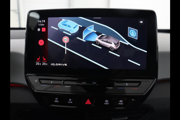 Volkswagen ID.3 First Plus 58 kWh | Stoel & stuurverwarming | Camera | Adaptive cruise | Sfeerverlichting | Carplay | Navigatie | Matrix LED | Parkeerhulp | Sfeerverlichting | Climate control