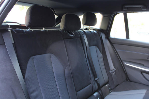 BMW 3 Serie Touring 330i xDrive | FACELIFT | M-SPORT | ACC | SFEER | CARPLAY | STOELVERW