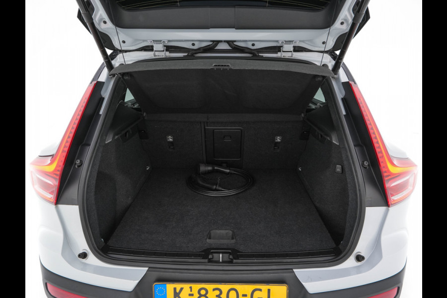 Volvo XC40 Recharge P8 AWD R-Design [ 3-Fase-11kW ] {SOH-89%} (INCL-BTW) *PANO | LEATHER-MICROFIBRE | DIGI-COCKPIT | FULL-LED | NAVI-FULLMAP | ECC | CARPLAY | PDC | KEYLESS | HEATED-SPORTSEATS | BLIS | PRIVACY-GLASS | 20"ALU*