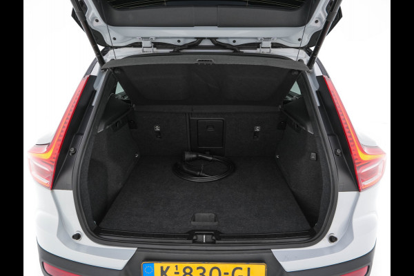 Volvo XC40 Recharge P8 AWD R-Design [ 3-Fase-11kW ] {SOH-89%} (INCL-BTW) *PANO | LEATHER-MICROFIBRE | DIGI-COCKPIT | FULL-LED | NAVI-FULLMAP | ECC | CARPLAY | PDC | KEYLESS | HEATED-SPORTSEATS | BLIS | PRIVACY-GLASS | 20"ALU*