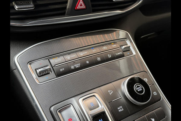 Hyundai Santa Fe 1.6 T-GDI HEV i-Motion | Apple Carplay | Camera | Trekhaak | Stoelverwarming