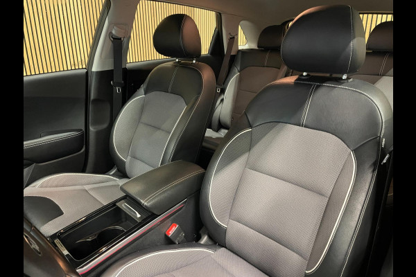 Kia e-Niro DynamicLine 64 kWh|100%SOH|FACELIFT|3-FASE|LEDER|ACC|CARPLAY/ANDROID|CAMERA|STOEL+STUURVERW|IN. BTW|1e EIG|NL-AUTO|NAP|