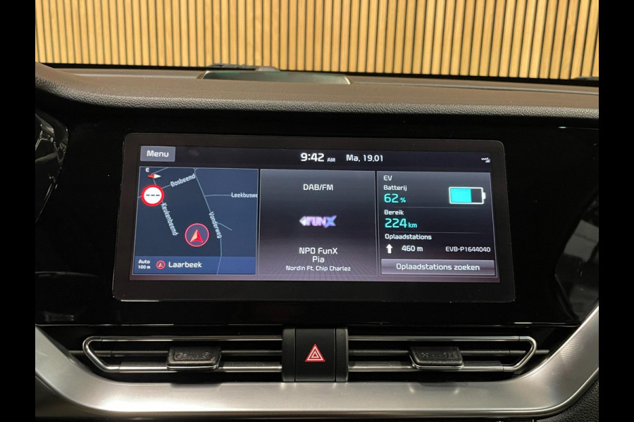 Kia e-Niro DynamicLine 64 kWh|100%SOH|FACELIFT|3-FASE|LEDER|ACC|CARPLAY/ANDROID|CAMERA|STOEL+STUURVERW|IN. BTW|1e EIG|NL-AUTO|NAP|