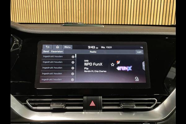 Kia e-Niro DynamicLine 64 kWh|100%SOH|FACELIFT|3-FASE|LEDER|ACC|CARPLAY/ANDROID|CAMERA|STOEL+STUURVERW|IN. BTW|1e EIG|NL-AUTO|NAP|