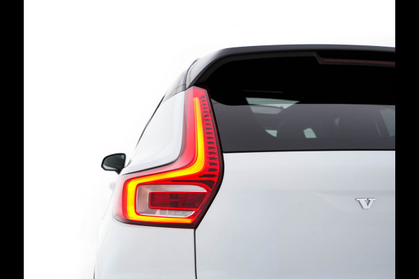 Volvo XC40 Recharge P8 AWD R-Design [ 3-Fase-11kW ] {SOH-89%} (INCL-BTW) *PANO | LEATHER-MICROFIBRE | DIGI-COCKPIT | FULL-LED | NAVI-FULLMAP | ECC | CARPLAY | PDC | KEYLESS | HEATED-SPORTSEATS | BLIS | PRIVACY-GLASS | 20"ALU*