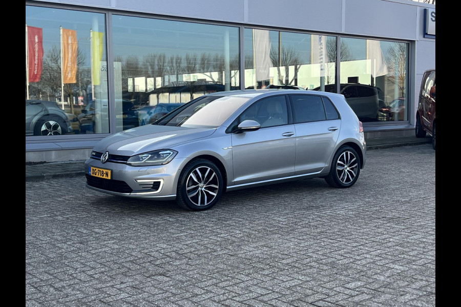 Volkswagen e-Golf e-Golf Verwarmde voorstoelen | Lederen bekleding | Achteruitrijcamera | Warmtepomp