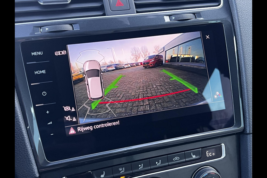 Volkswagen e-Golf e-Golf Verwarmde voorstoelen | Lederen bekleding | Achteruitrijcamera | Warmtepomp