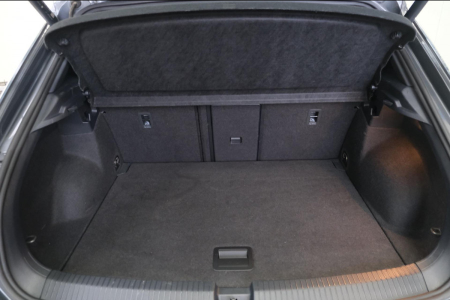 Volkswagen T-Roc 1.5 TSI 2x R-Line Business+ - Airco, Cruise, PDC, Camera, Carplay.