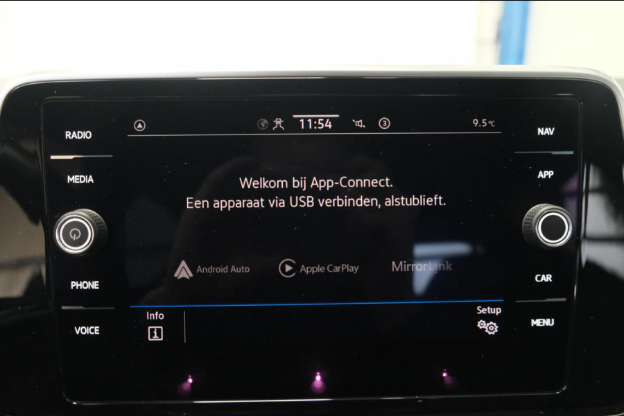 Volkswagen T-Roc 1.5 TSI 2x R-Line Business+ - Airco, Cruise, PDC, Camera, Carplay.