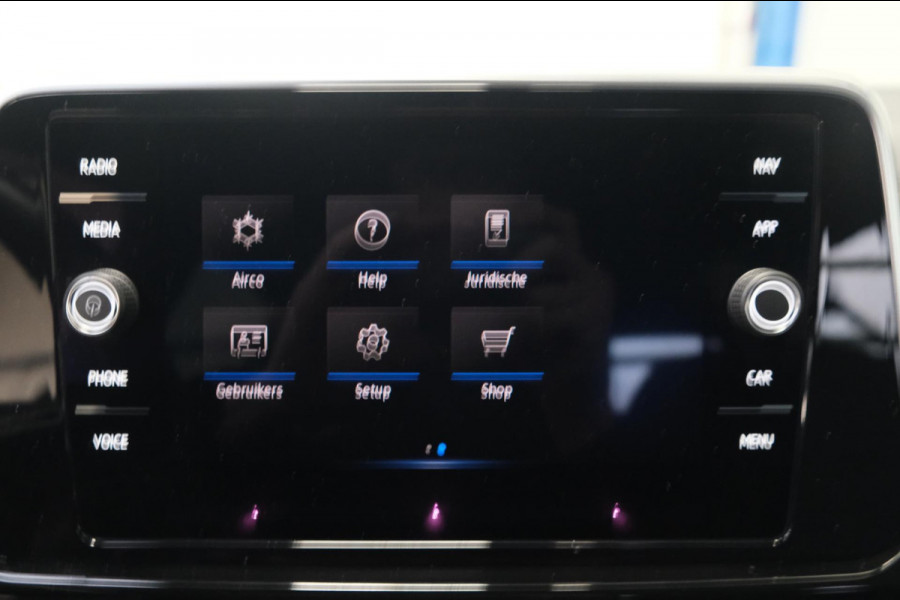 Volkswagen T-Roc 1.5 TSI 2x R-Line Business+ - Airco, Cruise, PDC, Camera, Carplay.