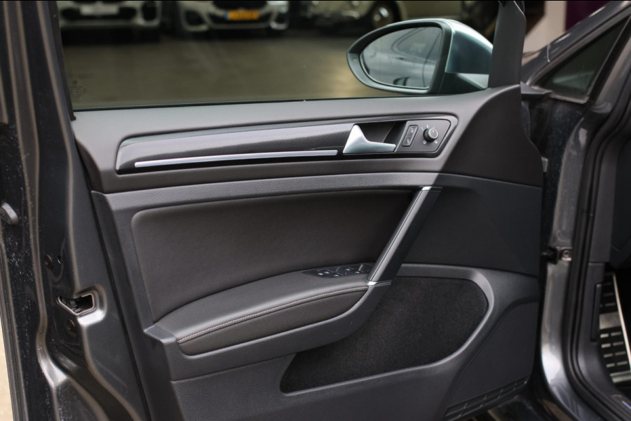 Volkswagen Golf 2.0 TSI 4Motion R *Pano*Dynaudio*DCC*Keyless*