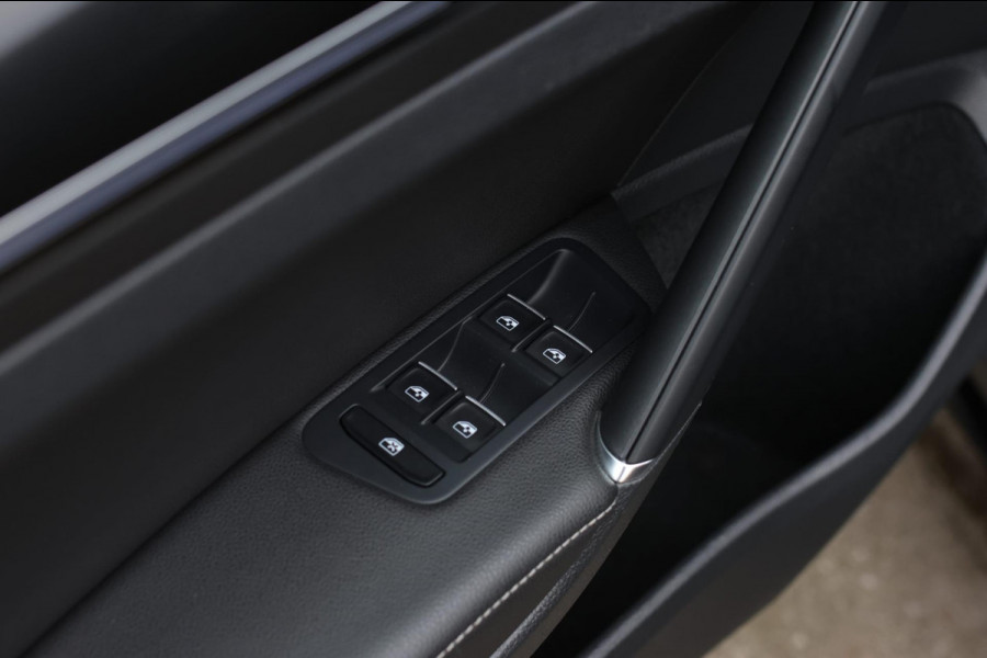 Volkswagen Golf 2.0 TSI 4Motion R *Pano*Dynaudio*DCC*Keyless*