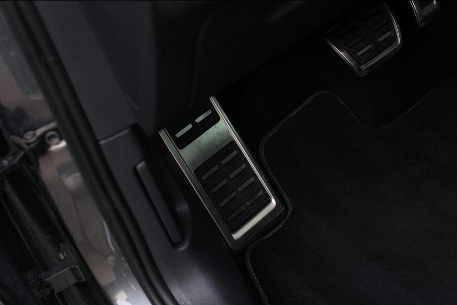 Volkswagen Golf 2.0 TSI 4Motion R *Pano*Dynaudio*DCC*Keyless*