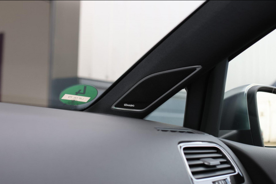 Volkswagen Golf 2.0 TSI 4Motion R *Pano*Dynaudio*DCC*Keyless*