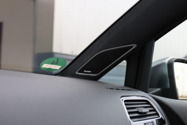 Volkswagen Golf 2.0 TSI 4Motion R *Pano*Dynaudio*DCC*Keyless*