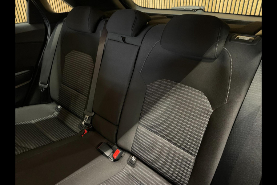 Kia Ceed 1.5 T-GDi MHEV DynamicLine|160PK|AUTOMAAT|ACC|APPLE CARPLAY/ANDROID|CAMERA|CRUISE|CLIMATE|NAVIGATIE|PDC|INCL.BTW|1e EIG|