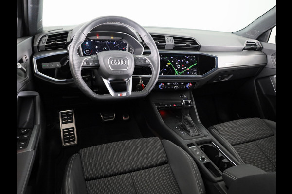 Audi Q3 35 TFSI S edition Competition 150pk| Verlengde garantie | Navigatie | Parkeercamera | 19 inch Lichtmetalen velgen | Apple Carplay/ Android Auto