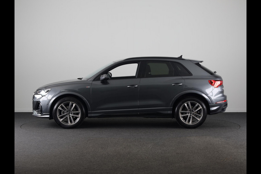 Audi Q3 35 TFSI S edition Competition 150pk| Verlengde garantie | Navigatie | Parkeercamera | 19 inch Lichtmetalen velgen | Apple Carplay/ Android Auto
