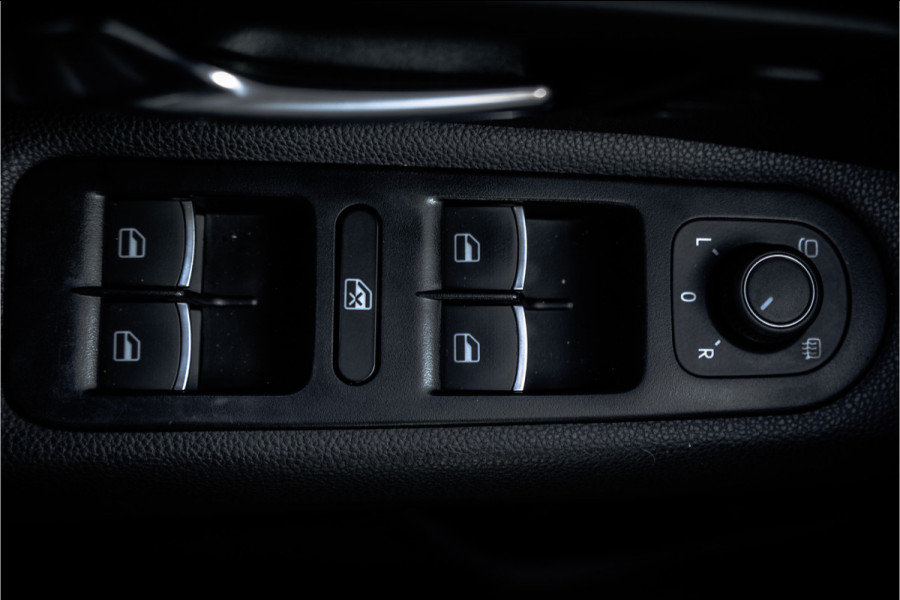 Volkswagen Amarok 3.0 TDI V6 L2H1 | 4Motion | Aventura | DC | 259 PK | Leder | Automaat | Schakelflippers