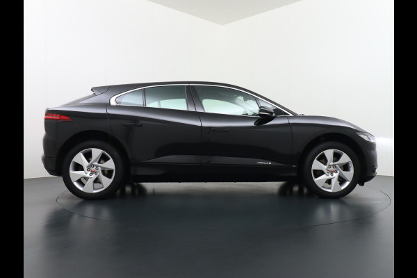 Jaguar I-PACE EV400pk SE 90kWh AWD Leer+Elektr. Meridian®-Audio Apple Carplay Android Auto Navi Led-v+a Ecc Camera Cruise Control Keyless Pdc Lmv Led Bordherkenning Elektrische-Achterklep koplampreiniging Lane-Assist App-Connect ECT Voorverwarming/koeling WiFi DigiDash DAB 4WD 1e Eigenaar Origineel Nederlandse Auto € 90.000 nieuw!