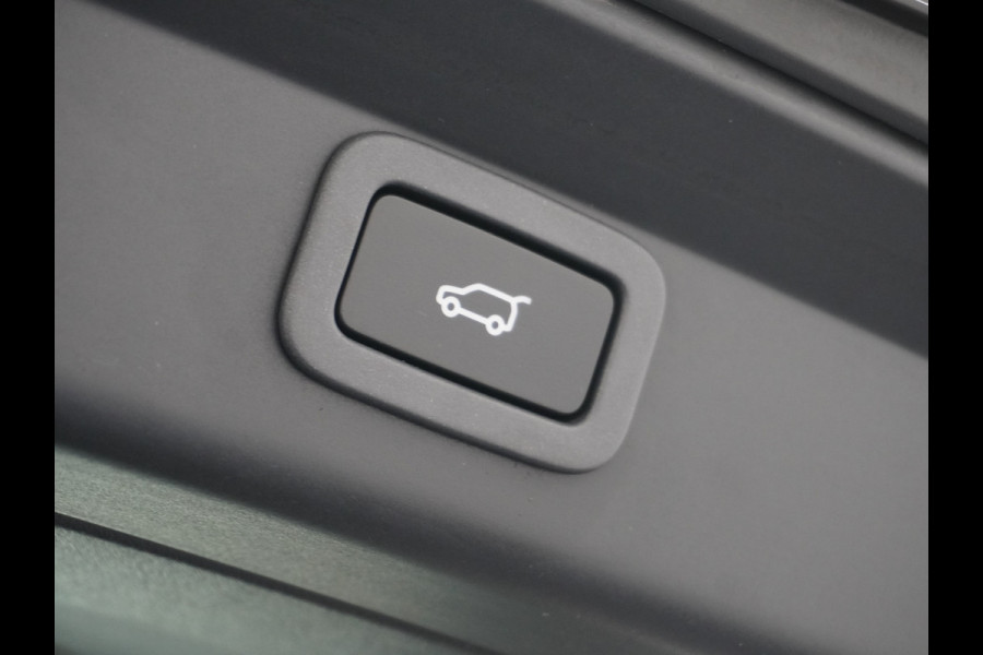 Jaguar I-PACE EV400pk SE 90kWh AWD Leer+Elektr. Meridian®-Audio Apple Carplay Android Auto Navi Led-v+a Ecc Camera Cruise Control Keyless Pdc Lmv Led Bordherkenning Elektrische-Achterklep koplampreiniging Lane-Assist App-Connect ECT Voorverwarming/koeling WiFi DigiDash DAB 4WD 1e Eigenaar Origineel Nederlandse Auto € 90.000 nieuw!