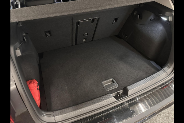 Volkswagen Golf 1.5 eTSI Goal AUT NAV FL Navigatie Apple Carplay/Android Auto Parkeersensoren Adaptive Cruise Control Stoelverwarming Full Led Climate Control Virtual Cockpit