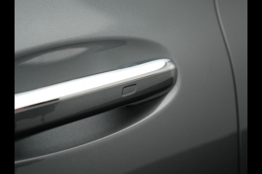 Mercedes-Benz C-Klasse Estate 300 e Avantgarde Plug In Hybrid 313pk Dealer O.H PHEV | Panodak | Adaptive Cruise | 360 Camera | Digital Light | Lederen Sportstoelen Verwarmd | Keyless | Navigatie | Virtual | DAB+ | 18" L.M |