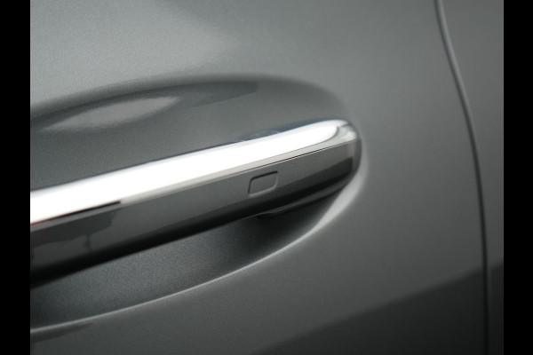 Mercedes-Benz C-Klasse Estate 300 e Avantgarde Plug In Hybrid 313pk Dealer O.H PHEV | Panodak | Adaptive Cruise | 360 Camera | Digital Light | Lederen Sportstoelen Verwarmd | Keyless | Navigatie | Virtual | DAB+ | 18" L.M |