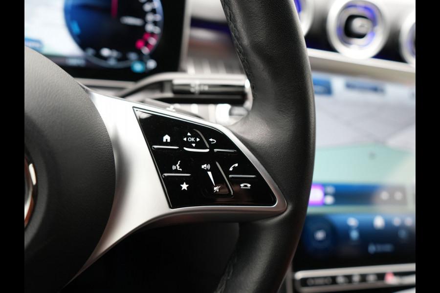 Mercedes-Benz C-Klasse Estate 300 e Avantgarde Plug In Hybrid 313pk Dealer O.H PHEV | Panodak | Adaptive Cruise | 360 Camera | Digital Light | Lederen Sportstoelen Verwarmd | Keyless | Navigatie | Virtual | DAB+ | 18" L.M |
